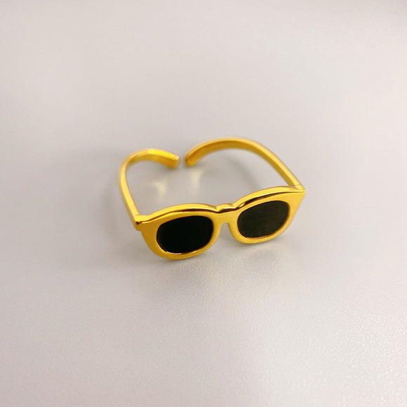 Black Enamel Glazed Golden Sunglasses Shaped Opening Resizable Ring